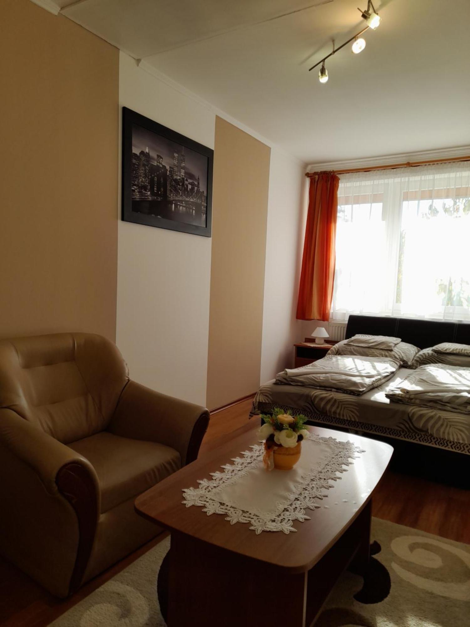 Vadrozsa Vendeghaz-Apartman Demjen Exterior photo